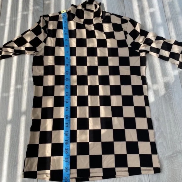 Checkered turtleneck long-sleeved knit top - Picture 10 of 11